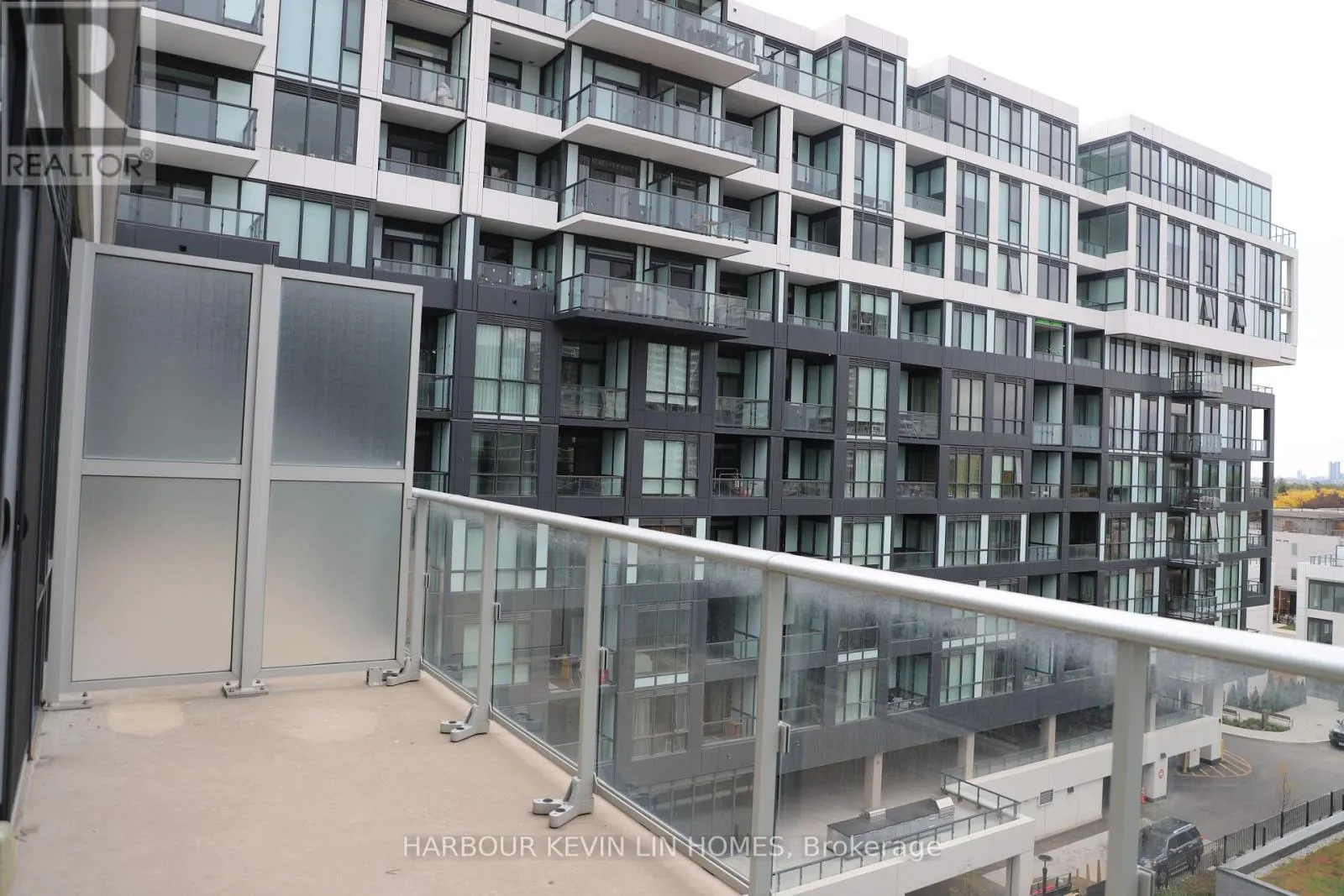 730 - 621 SHEPPARD AVENUE E