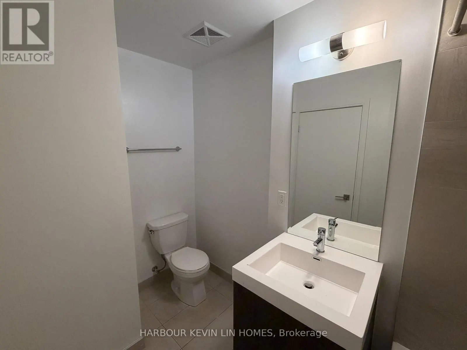 730 - 621 SHEPPARD AVENUE E