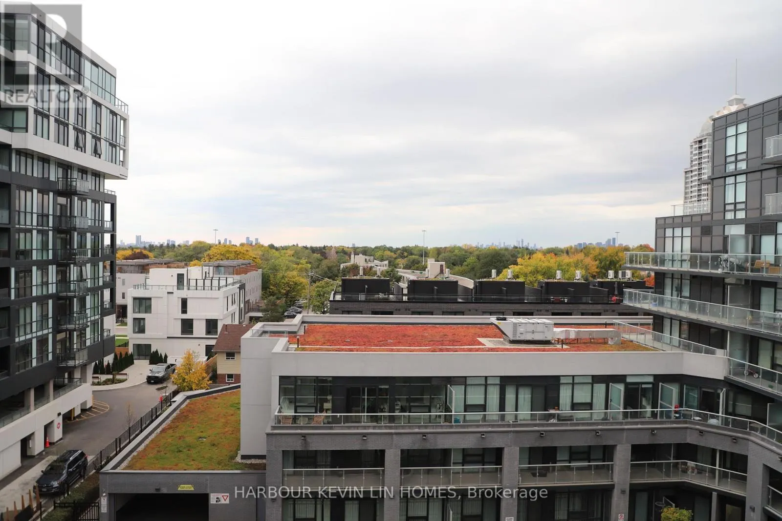 730 - 621 SHEPPARD AVENUE E