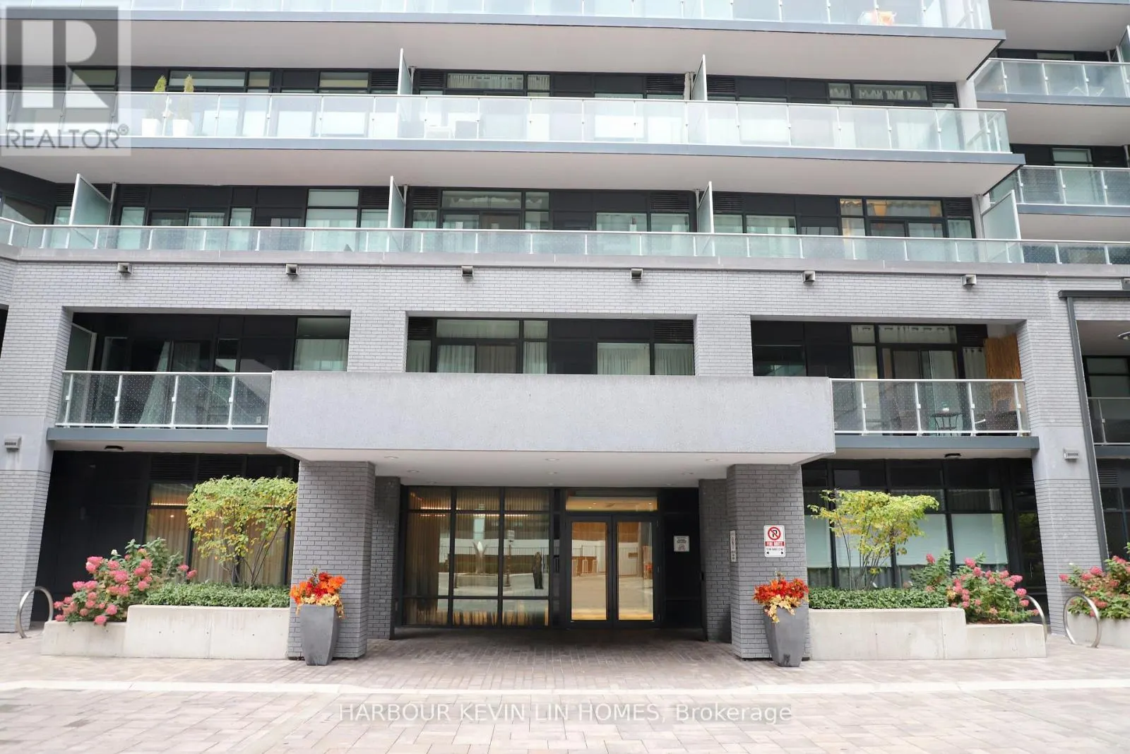 730 - 621 SHEPPARD AVENUE E
