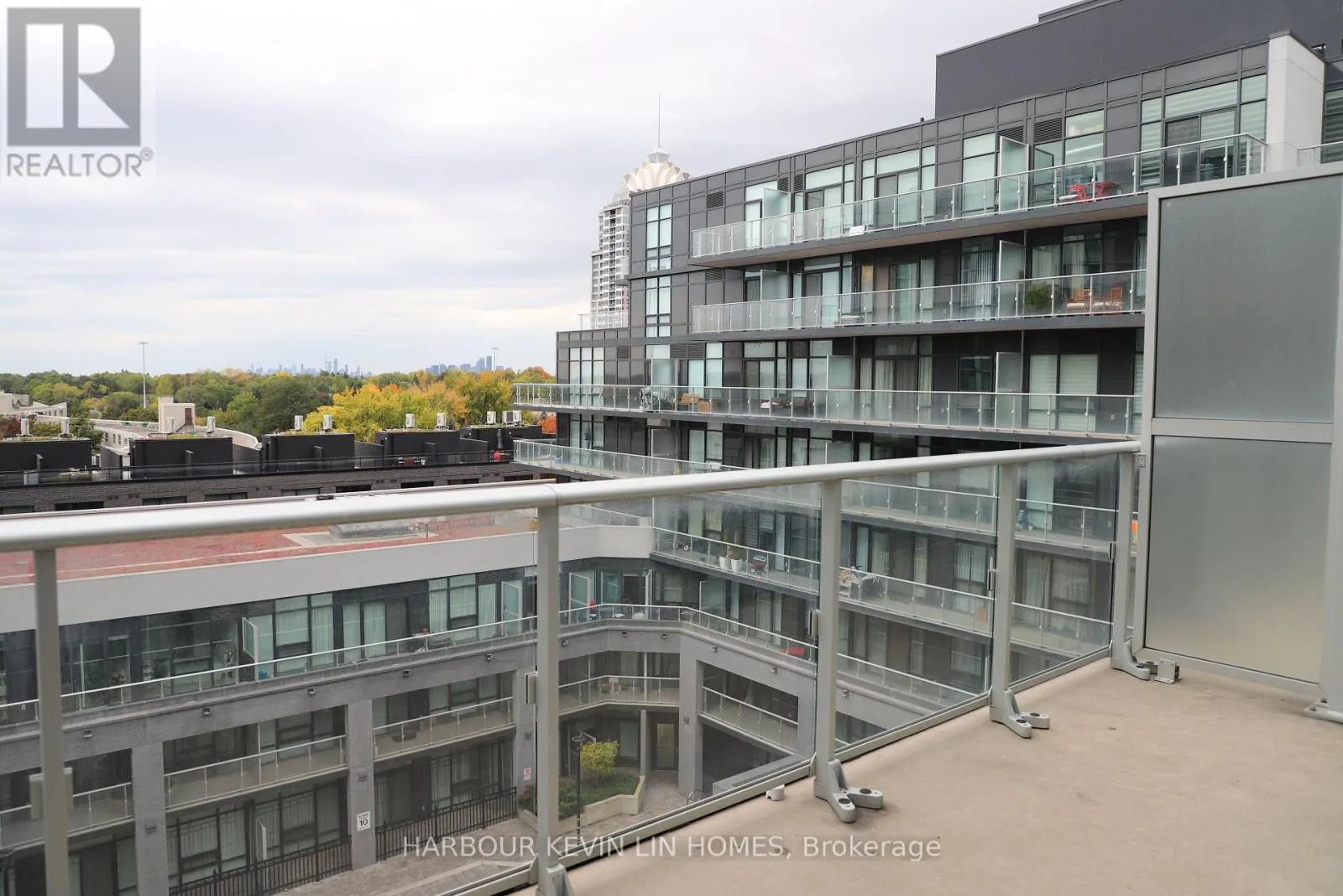 730 - 621 SHEPPARD AVENUE E