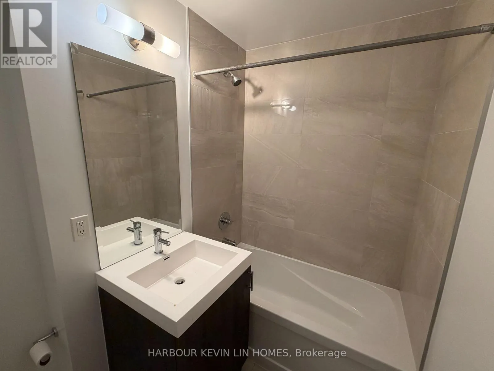 730 - 621 SHEPPARD AVENUE E