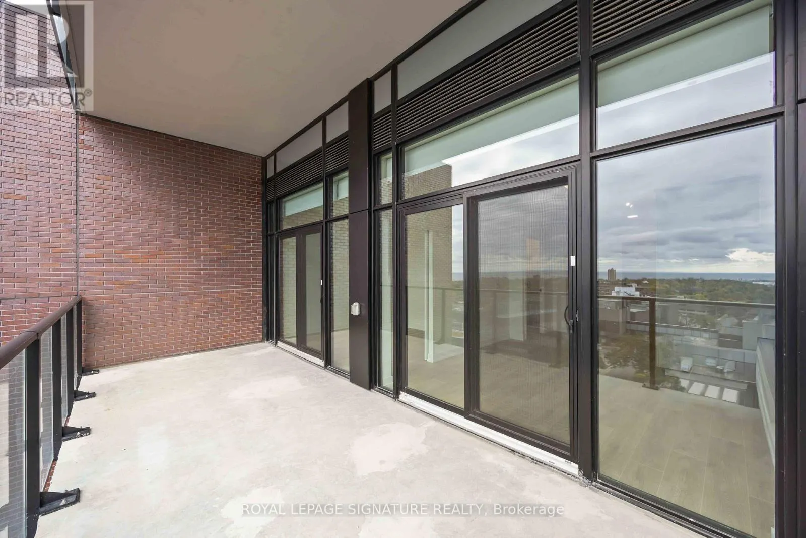 1505 - 181 STERLING ROAD