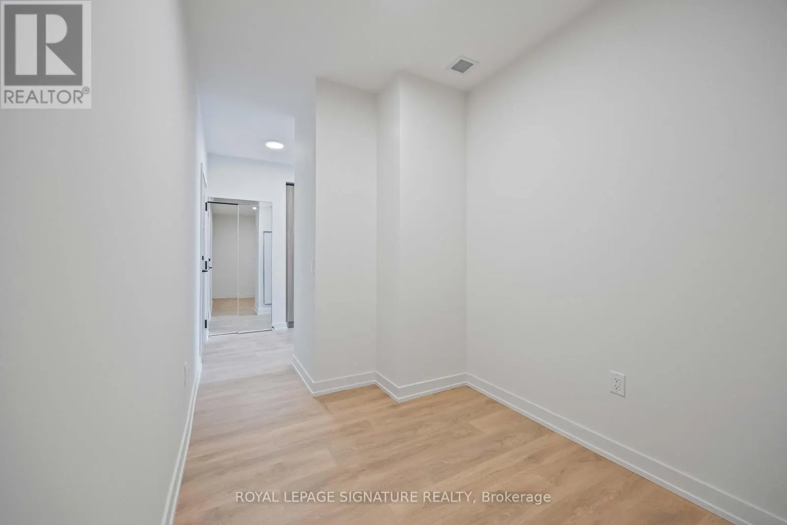 1505 - 181 STERLING ROAD