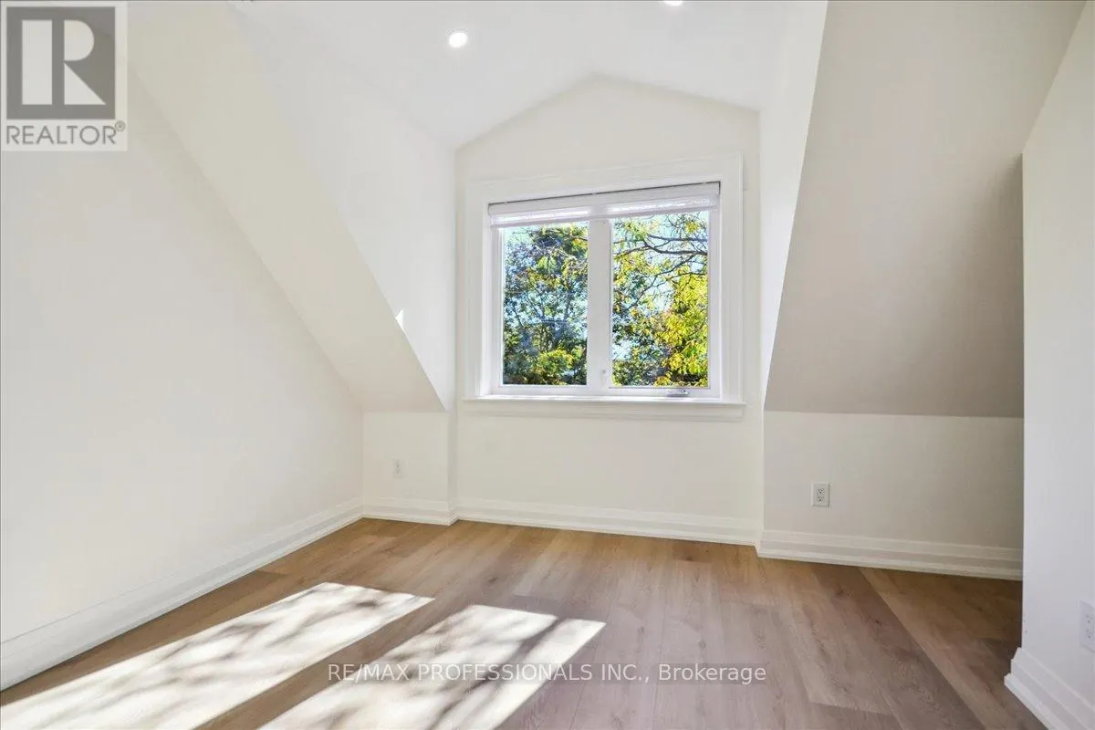 3RD FLOOR - 134 ARGYLE STREET