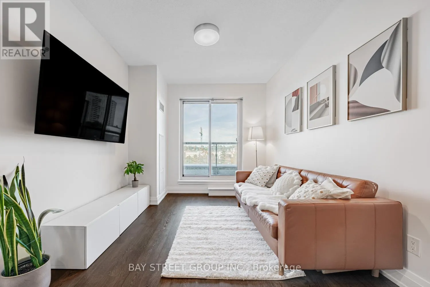 317 - 591 SHEPPARD AVENUE E