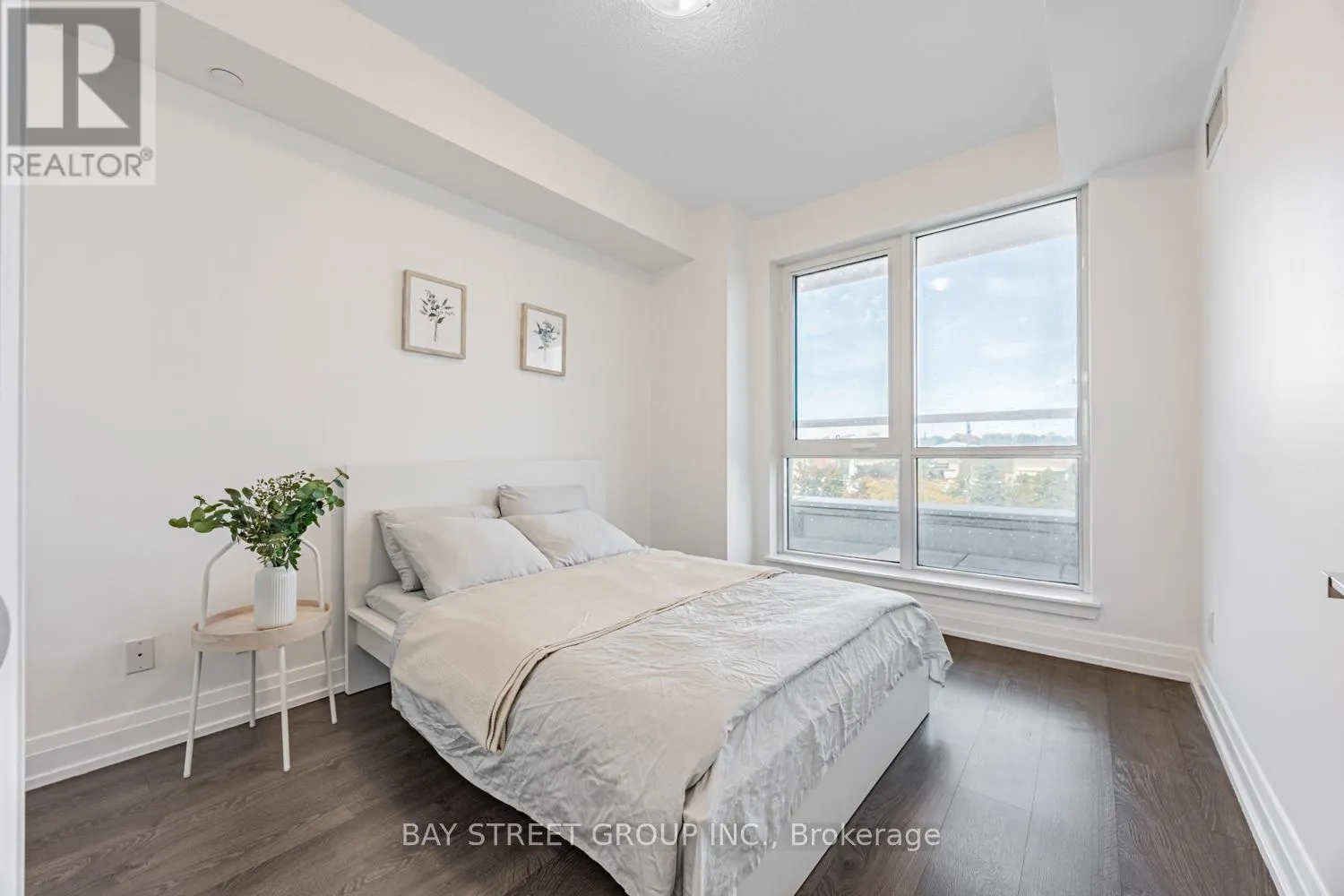 317 - 591 SHEPPARD AVENUE E