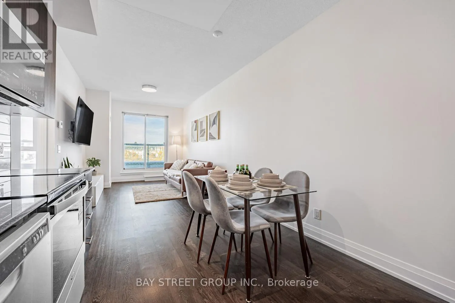 317 - 591 SHEPPARD AVENUE E