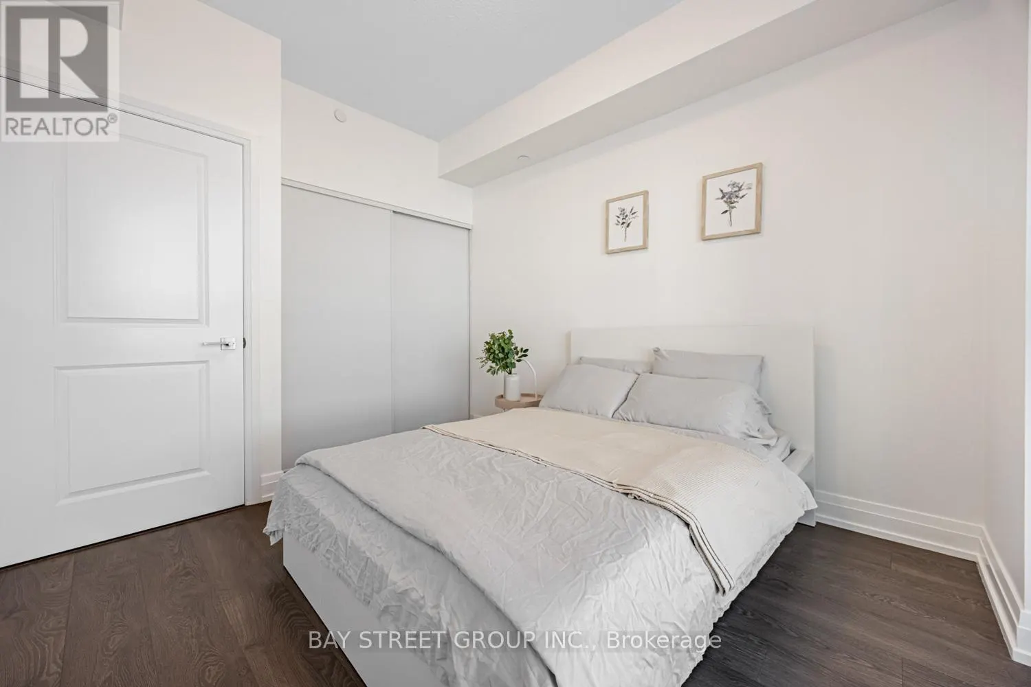 317 - 591 SHEPPARD AVENUE E