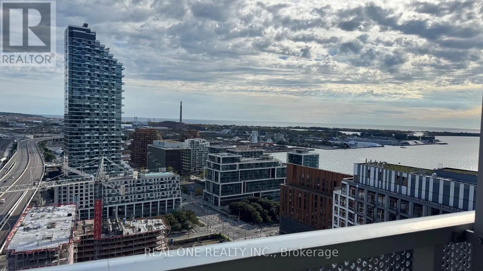 2501 - 20 RICHARDSON STREET