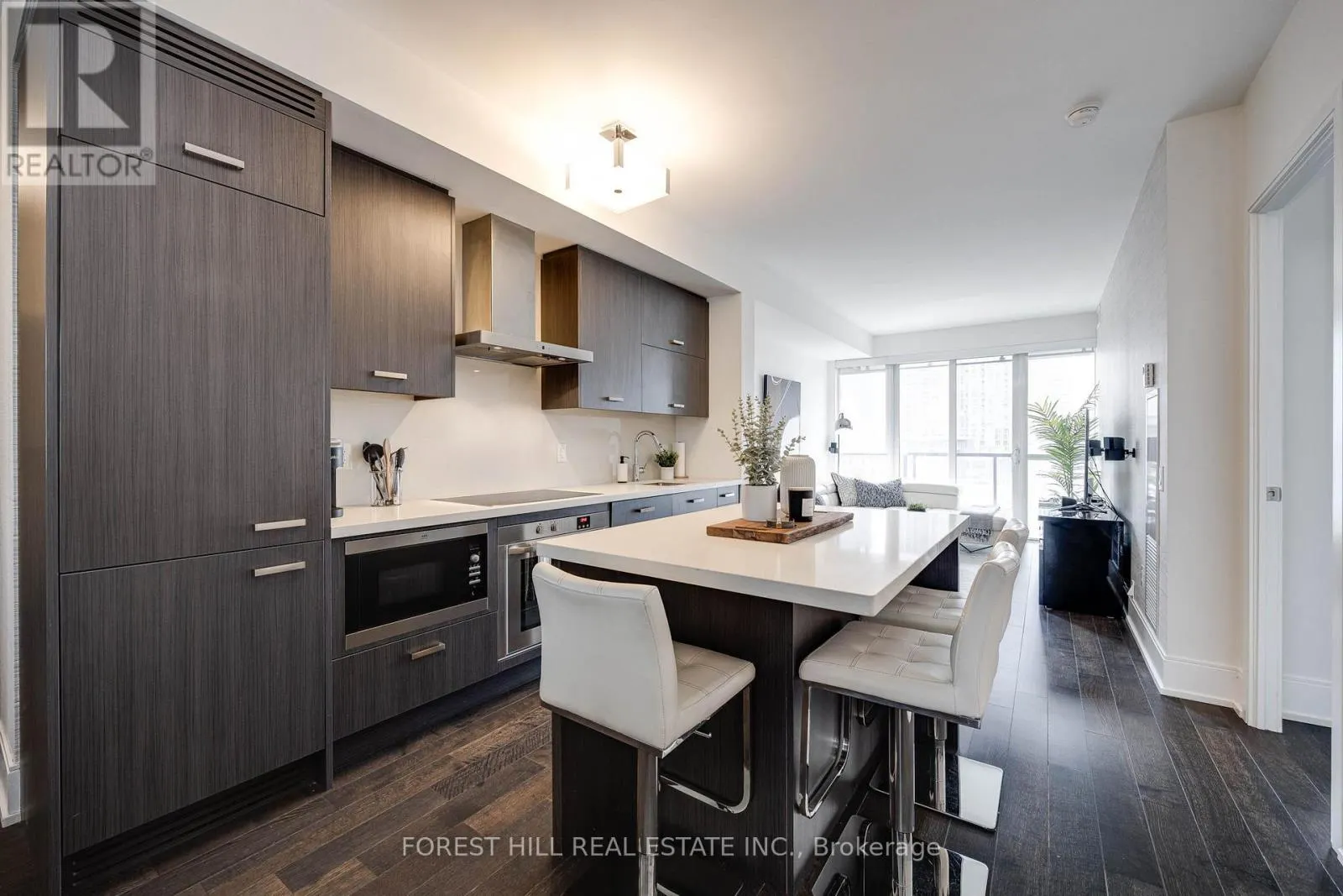 931 - 560 FRONT STREET W