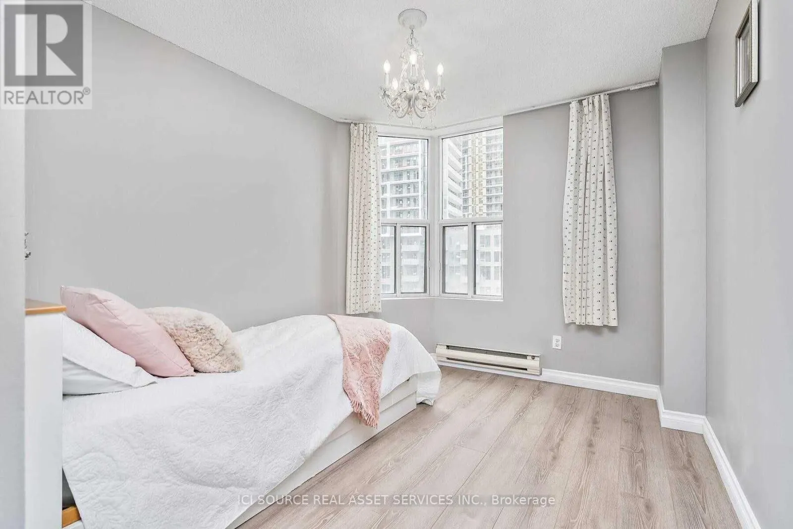 1102 - 5795 YONGE STREET