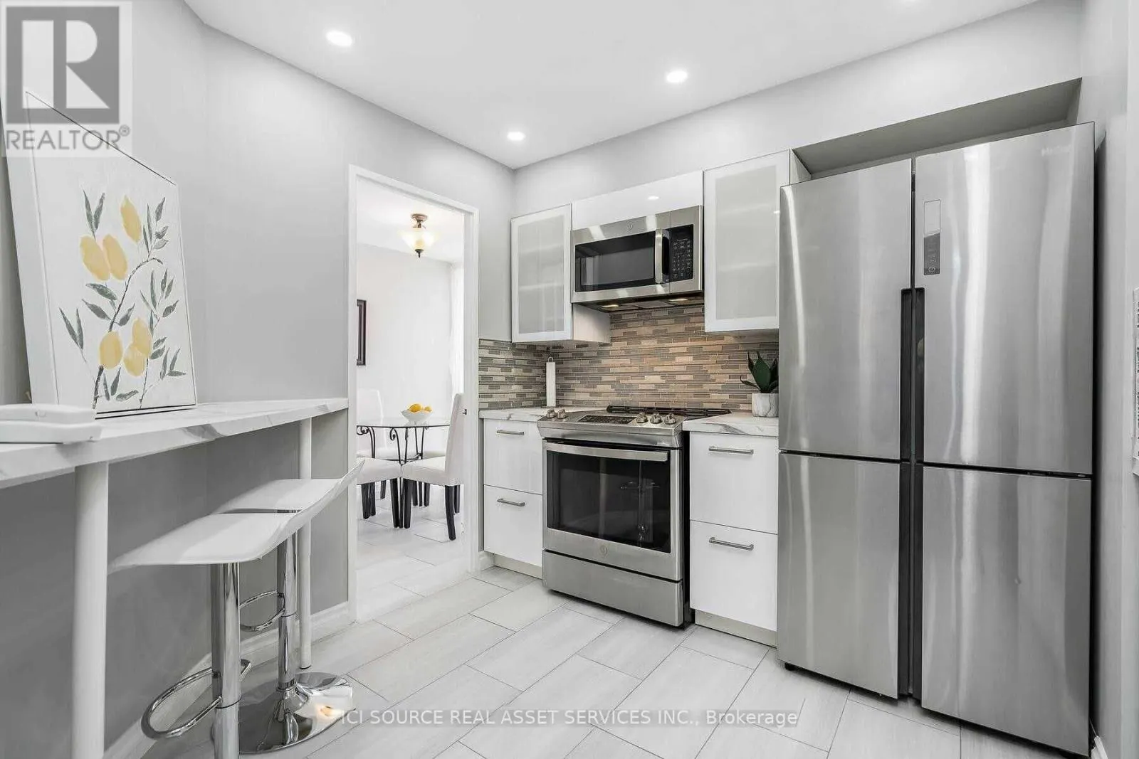 1102 - 5795 YONGE STREET