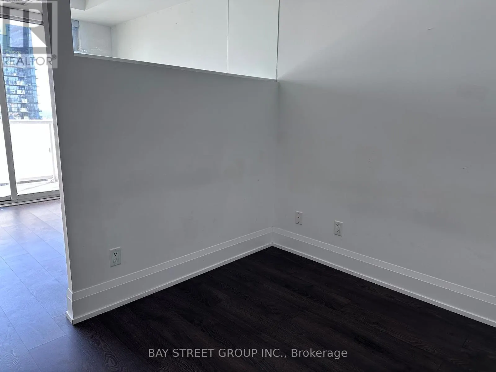 2006 - 101 ERSKINE AVENUE