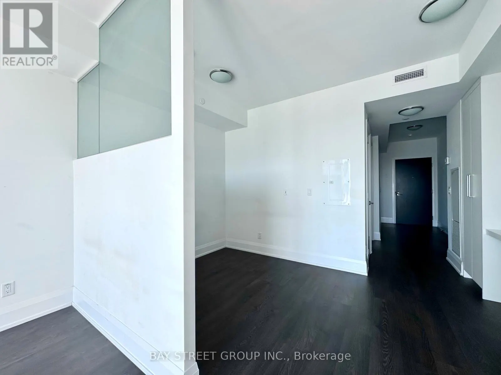 2006 - 101 ERSKINE AVENUE