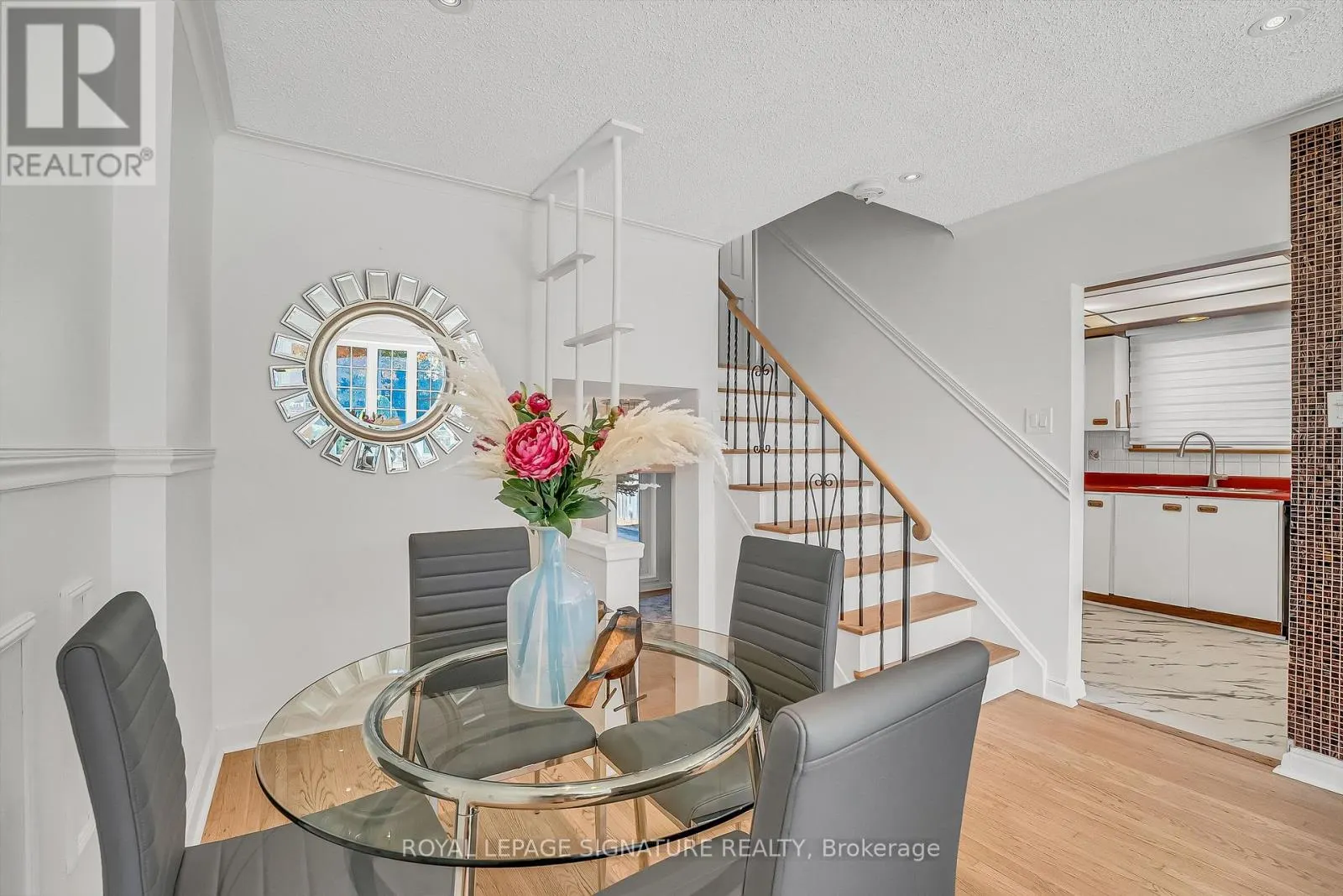 12 SLIDELL CRESCENT