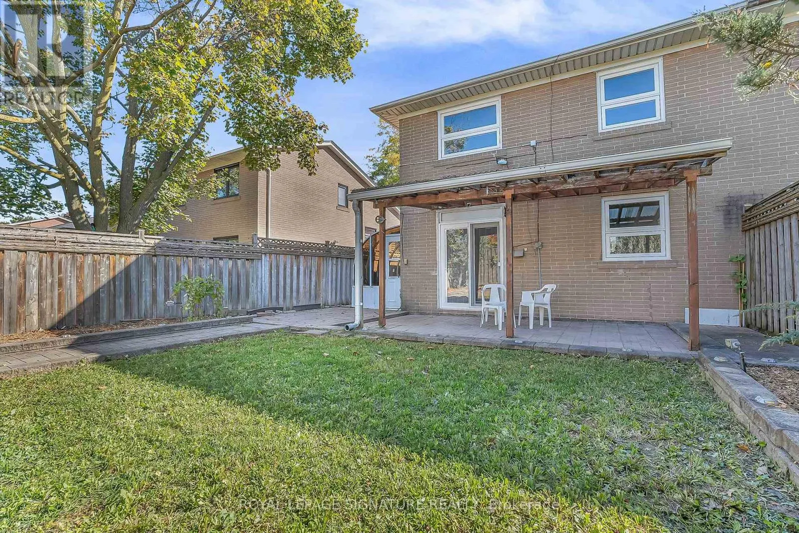 12 SLIDELL CRESCENT