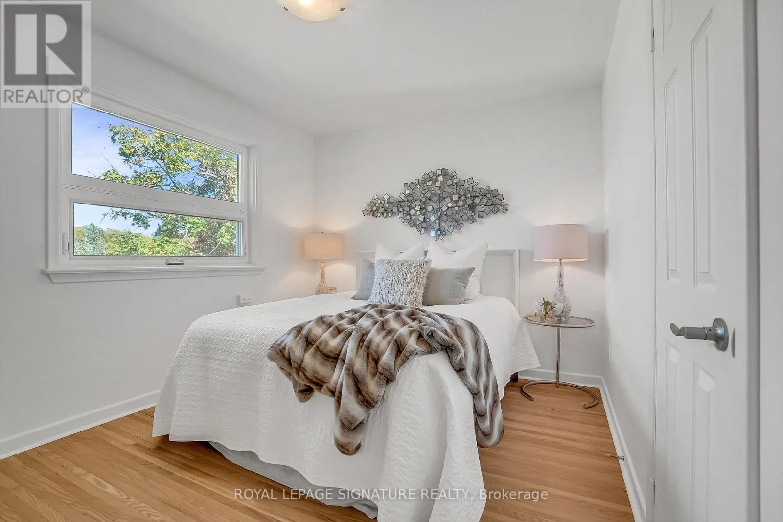 12 SLIDELL CRESCENT