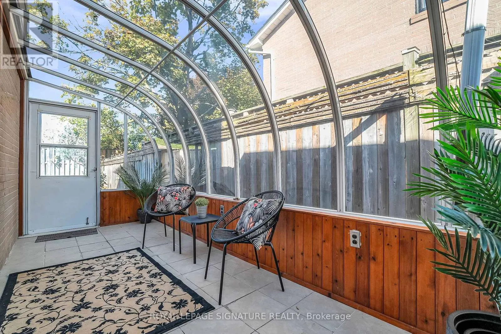 12 SLIDELL CRESCENT