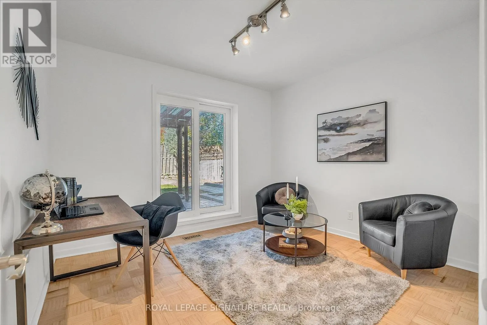 12 SLIDELL CRESCENT