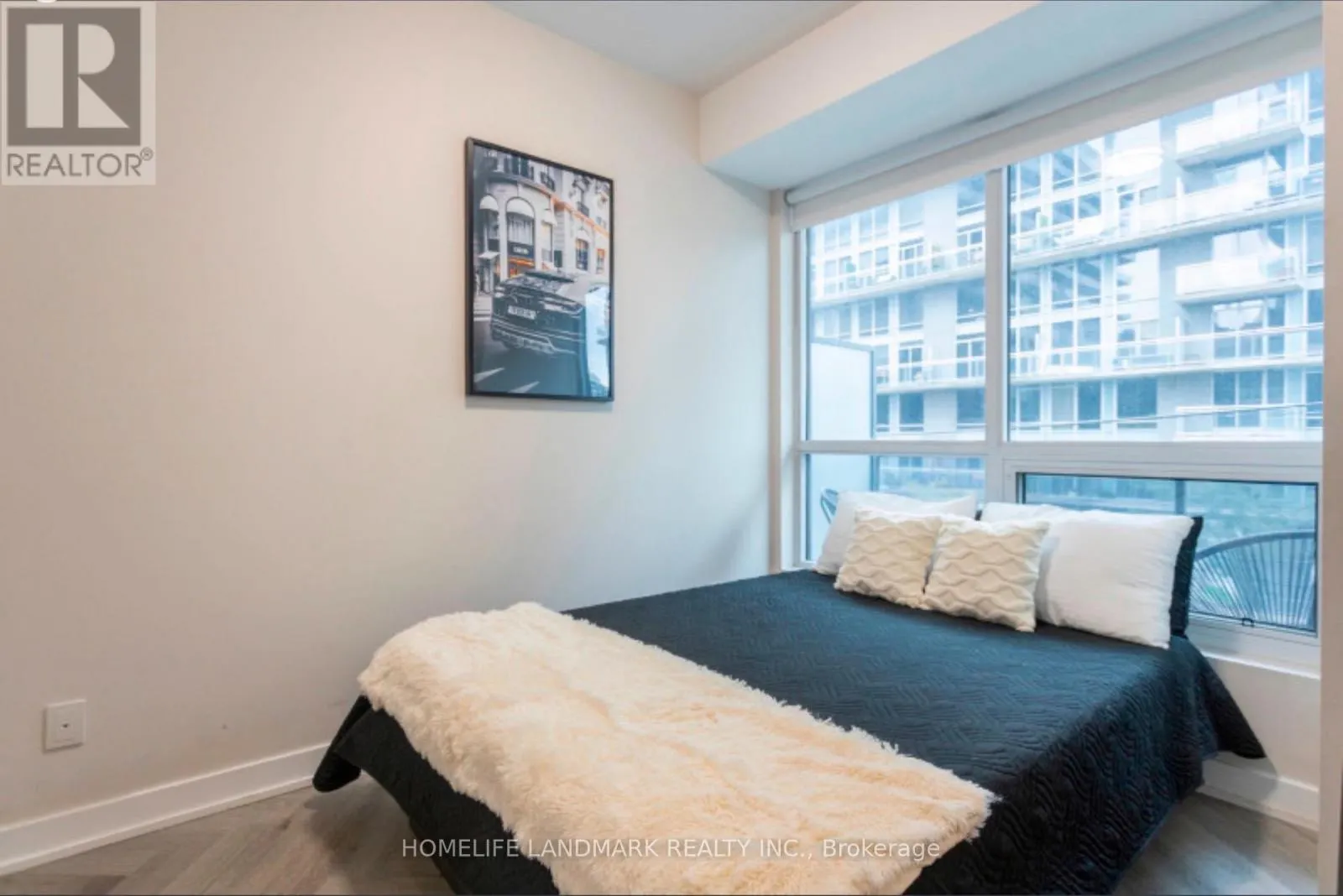 228 - 1030 KING STREET W