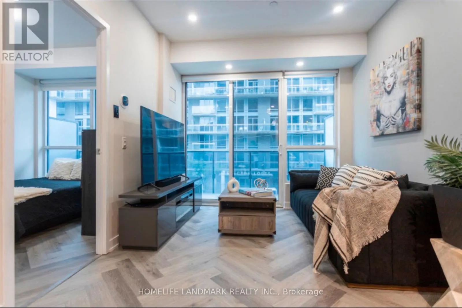 228 - 1030 KING STREET W