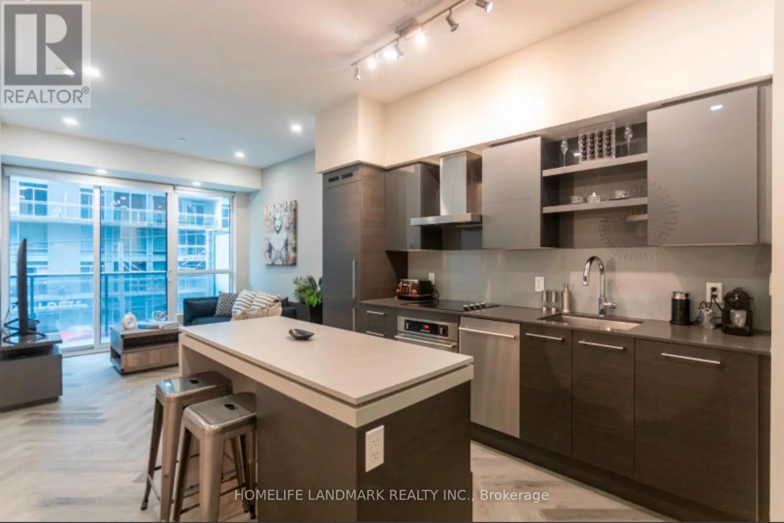 228 - 1030 KING STREET W