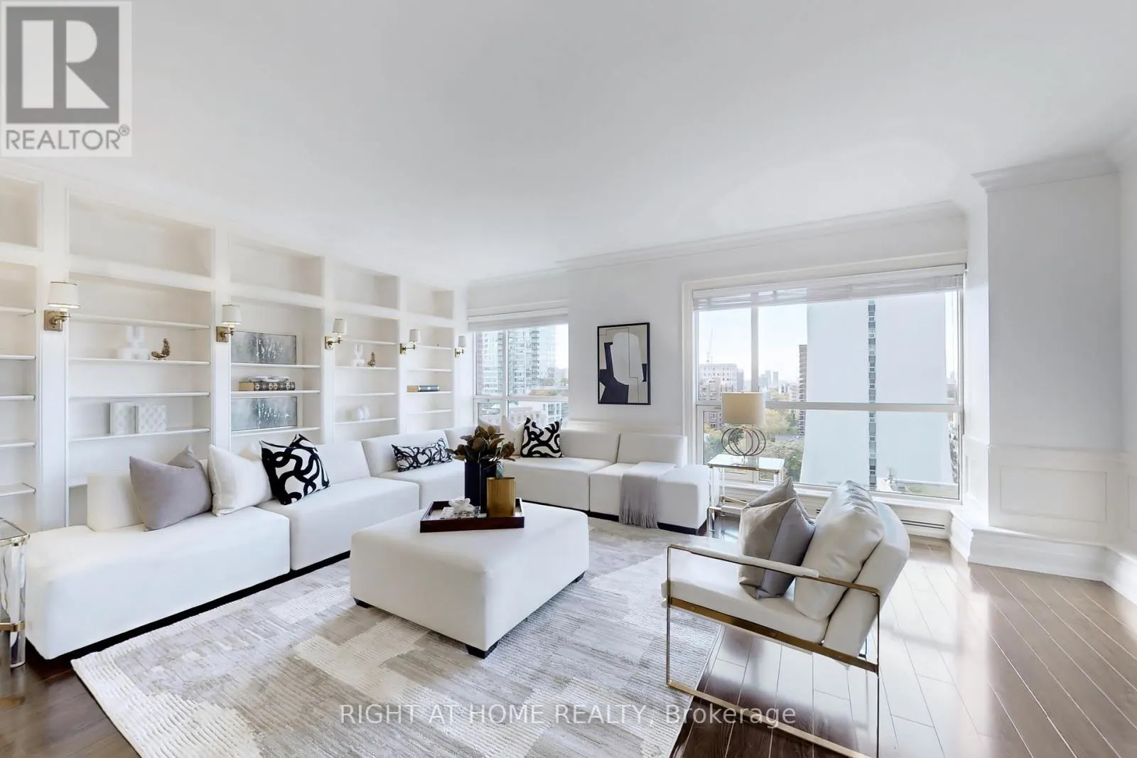 1201 - 38 AVENUE ROAD