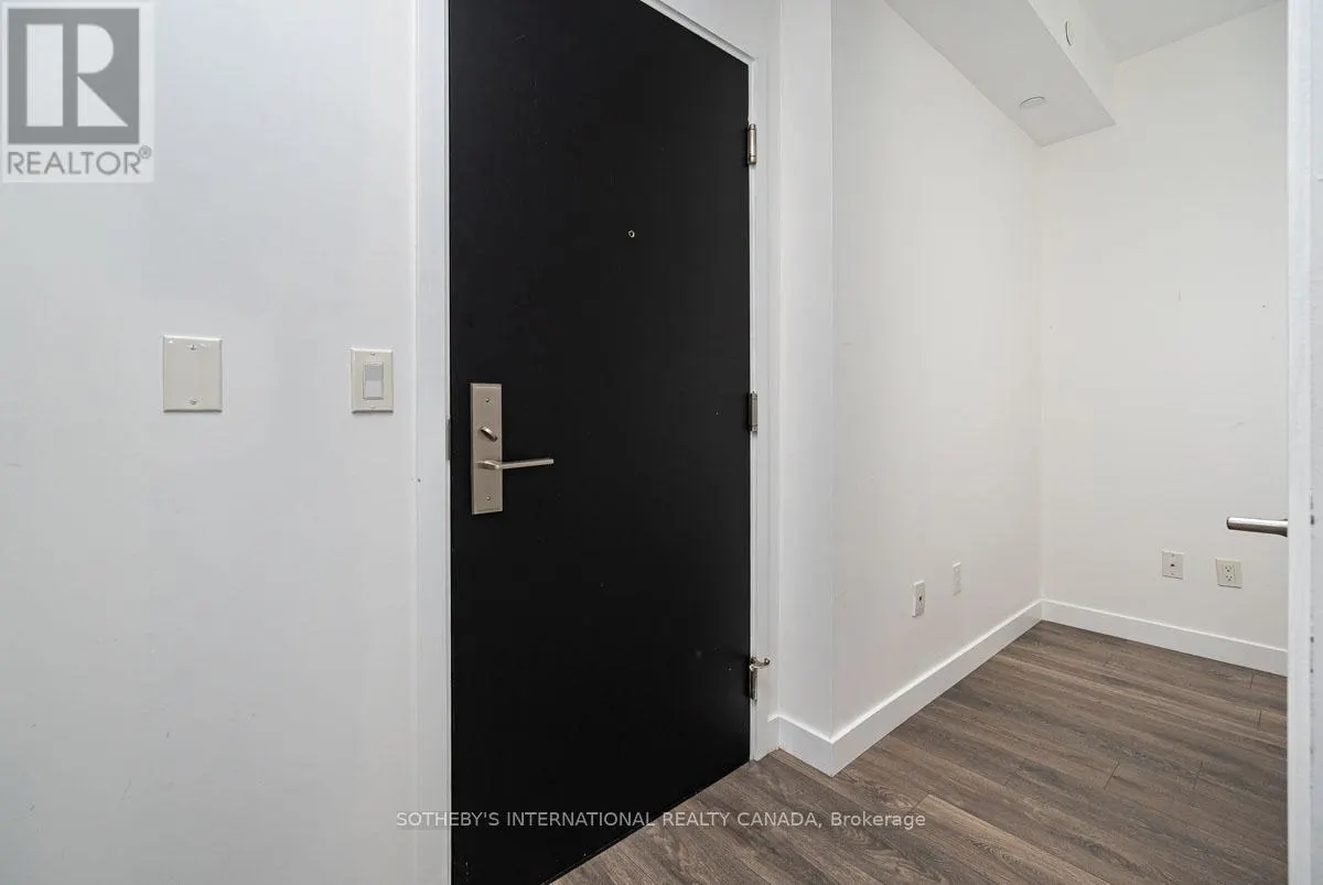4211 - 8 EGLINTON AVENUE E