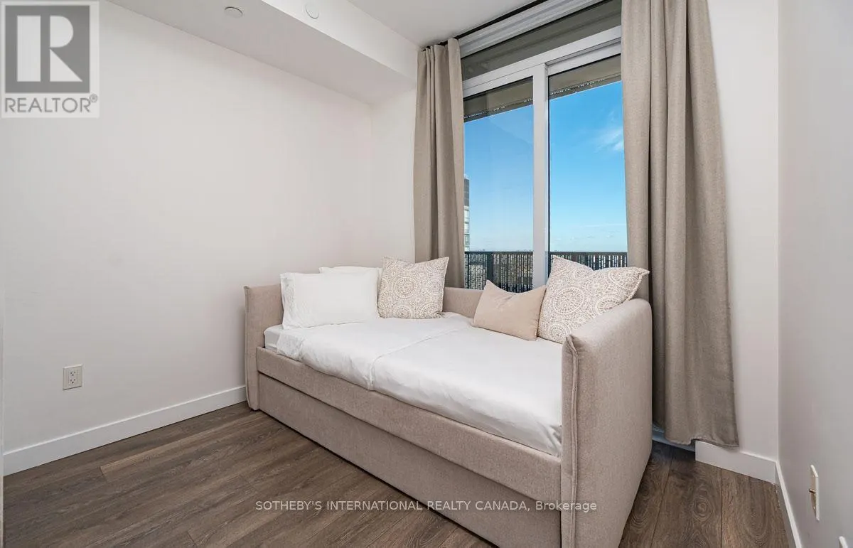 4211 - 8 EGLINTON AVENUE E