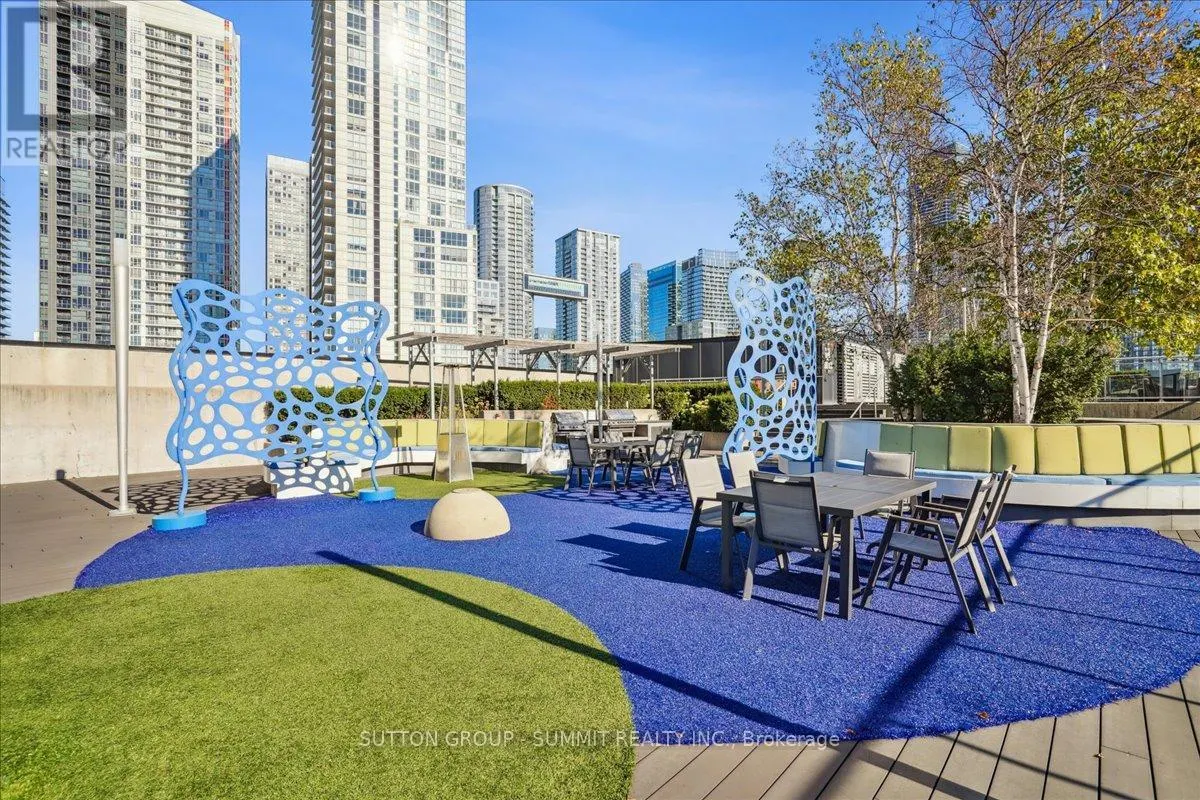 515 - 38 DAN LECKIE WAY