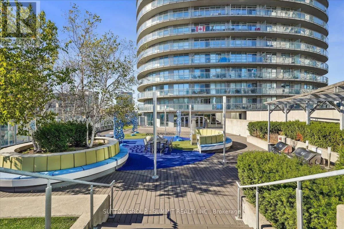 515 - 38 DAN LECKIE WAY