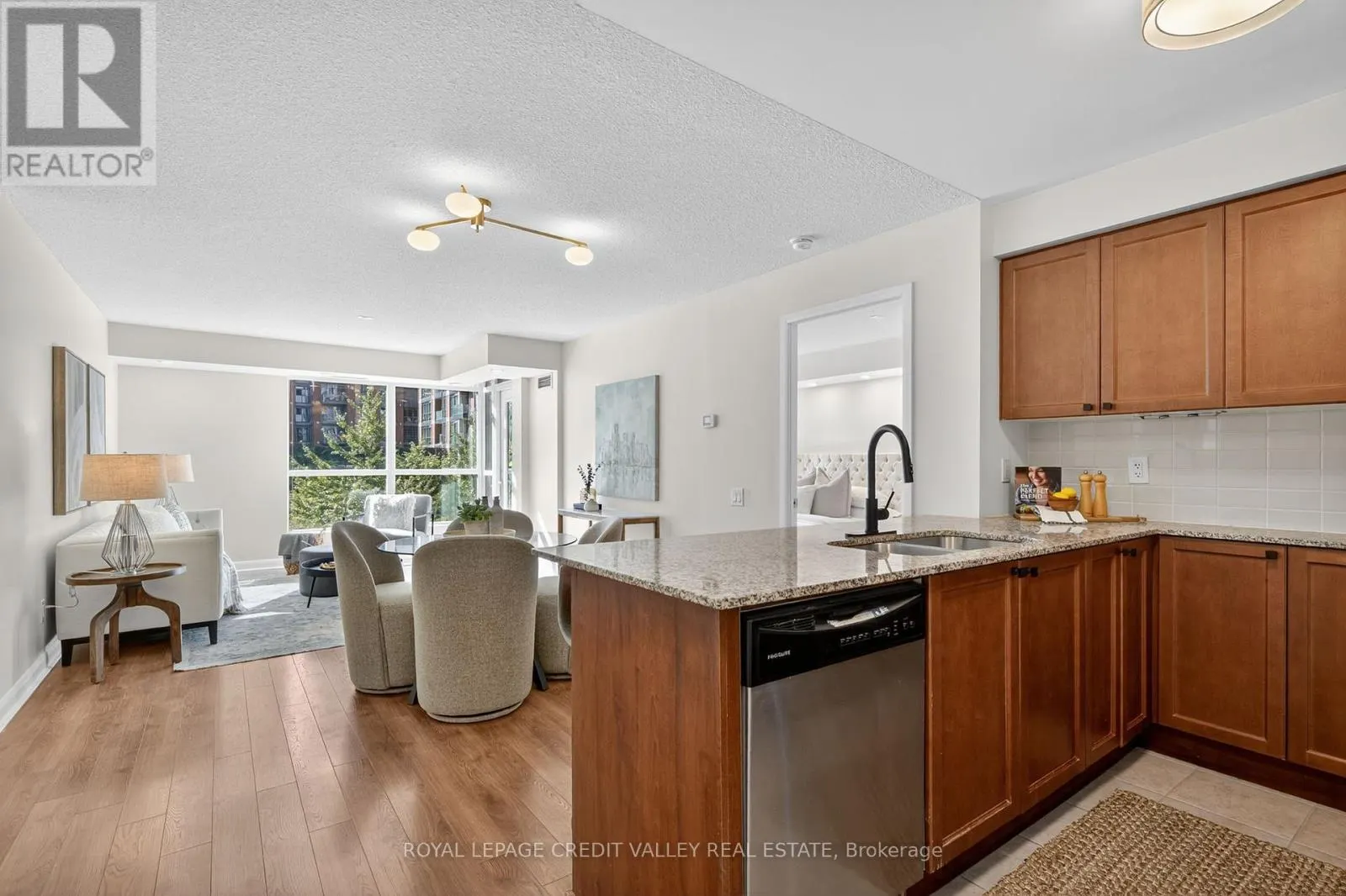 334 - 525 WILSON AVENUE
