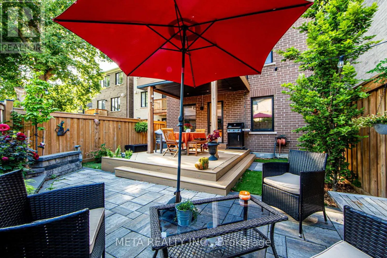 23 HOLLYHOCK COURT