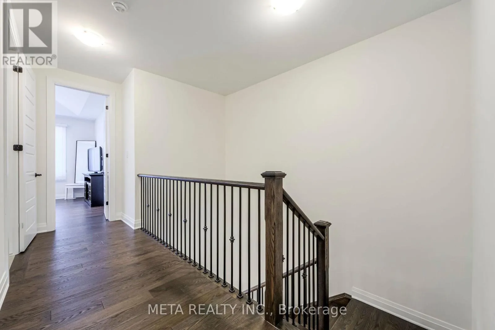 23 HOLLYHOCK COURT
