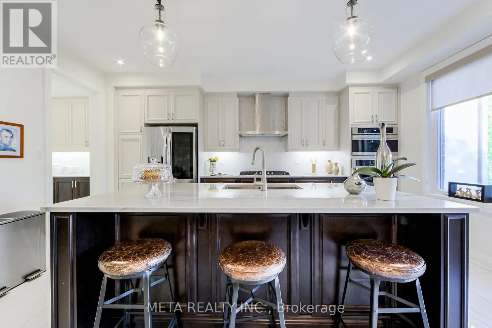 23 HOLLYHOCK COURT