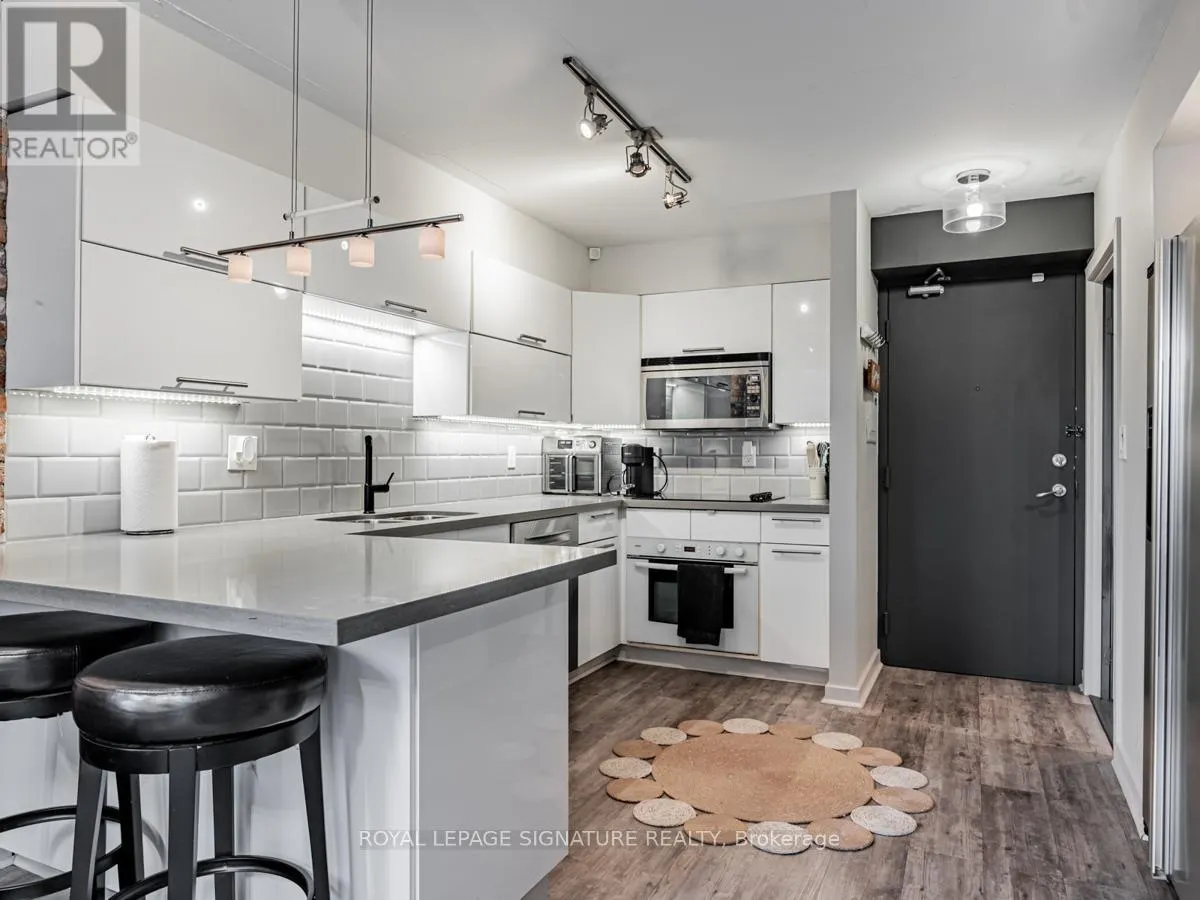 615 - 1029 KING STREET W