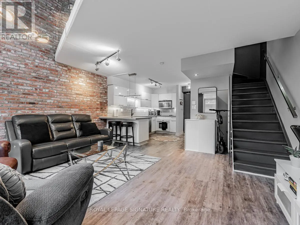 615 - 1029 KING STREET W