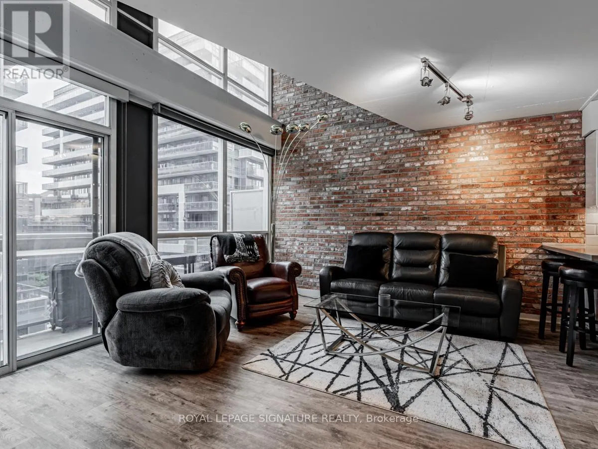 615 - 1029 KING STREET W