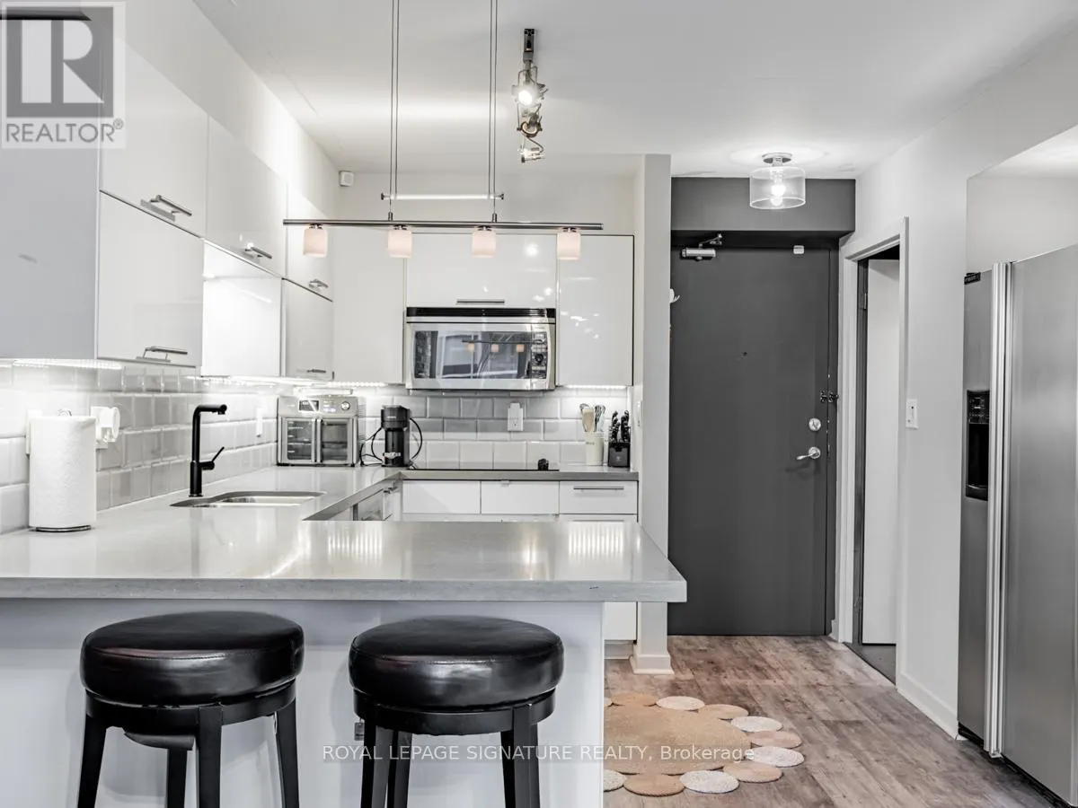 615 - 1029 KING STREET W