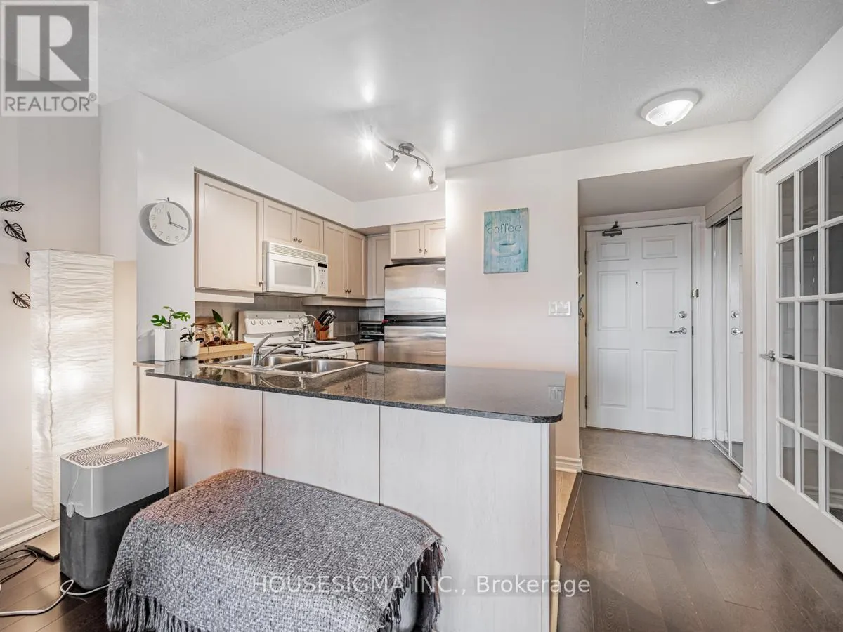 505 - 19 BARBERRY PLACE E