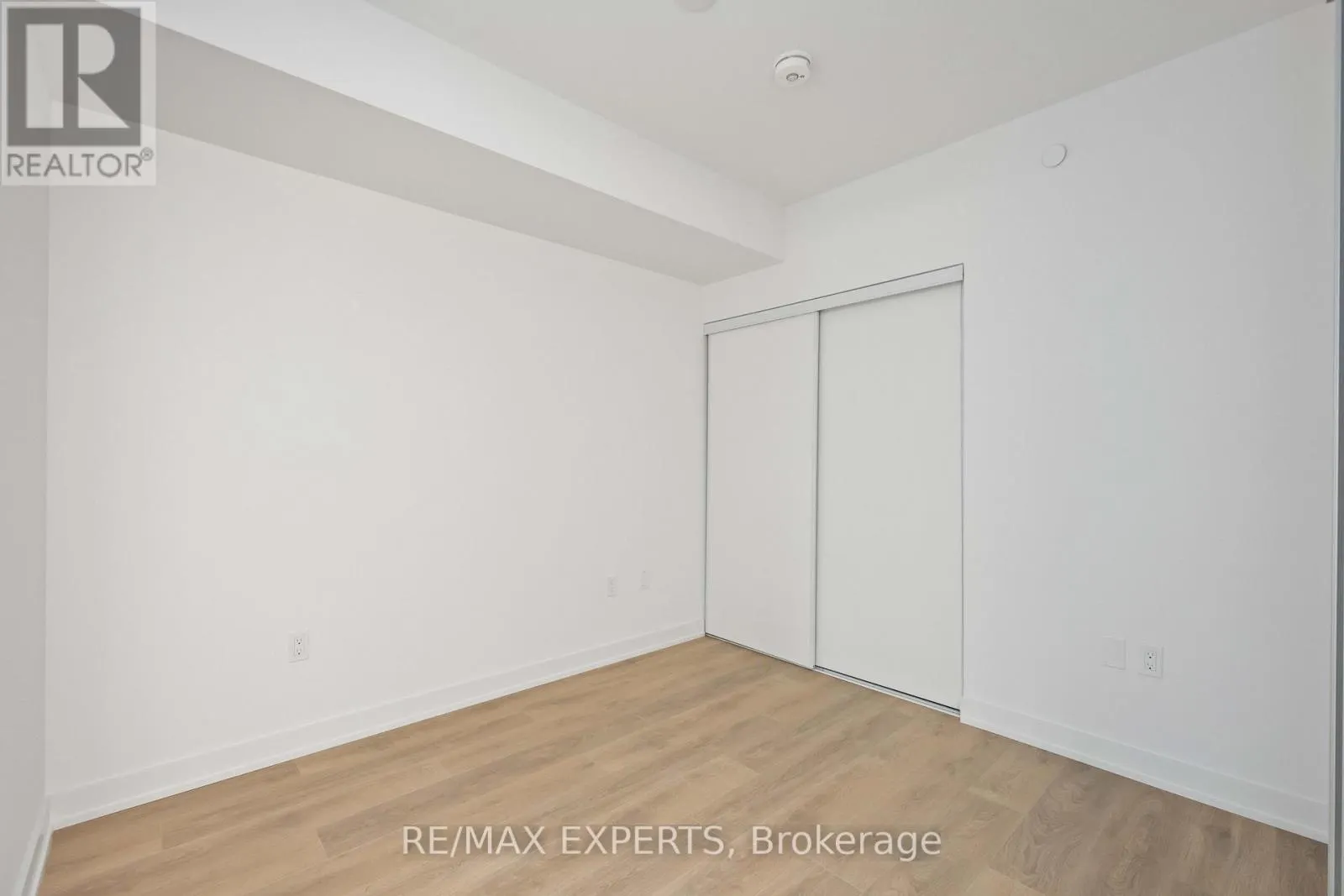 502 - 127 BROADWAY AVENUE