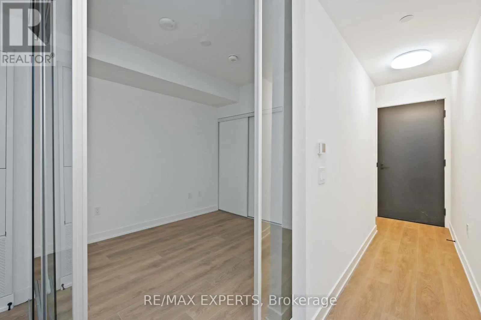 502 - 127 BROADWAY AVENUE