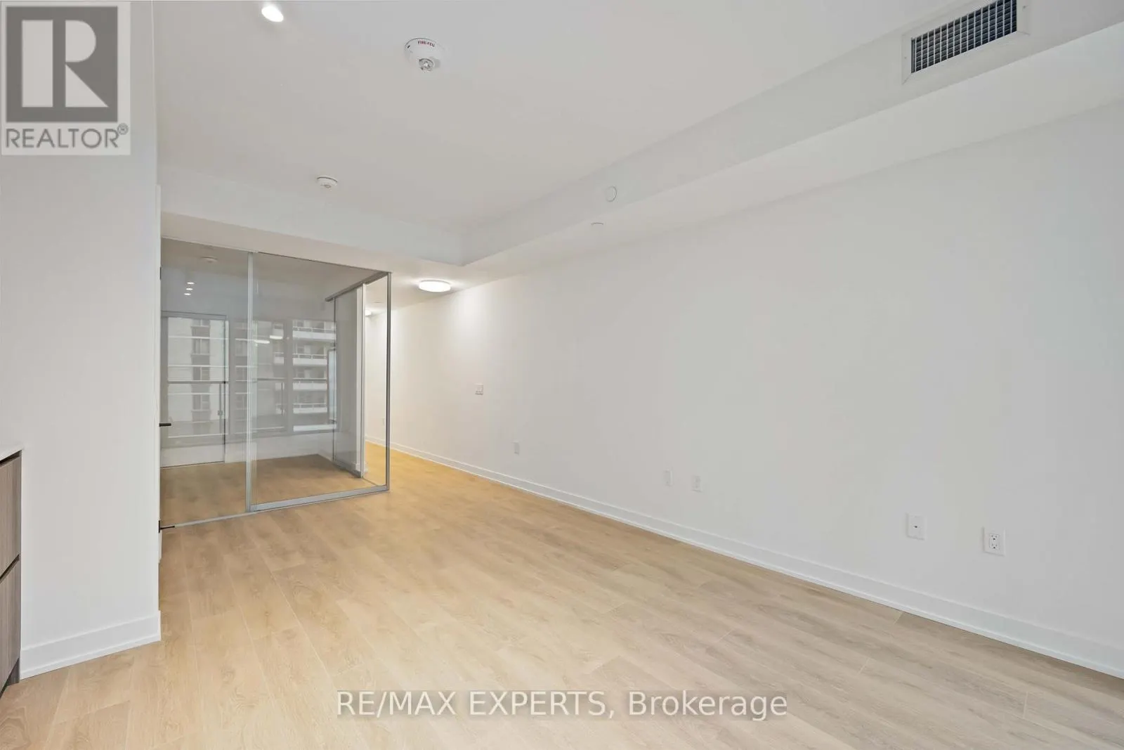 502 - 127 BROADWAY AVENUE