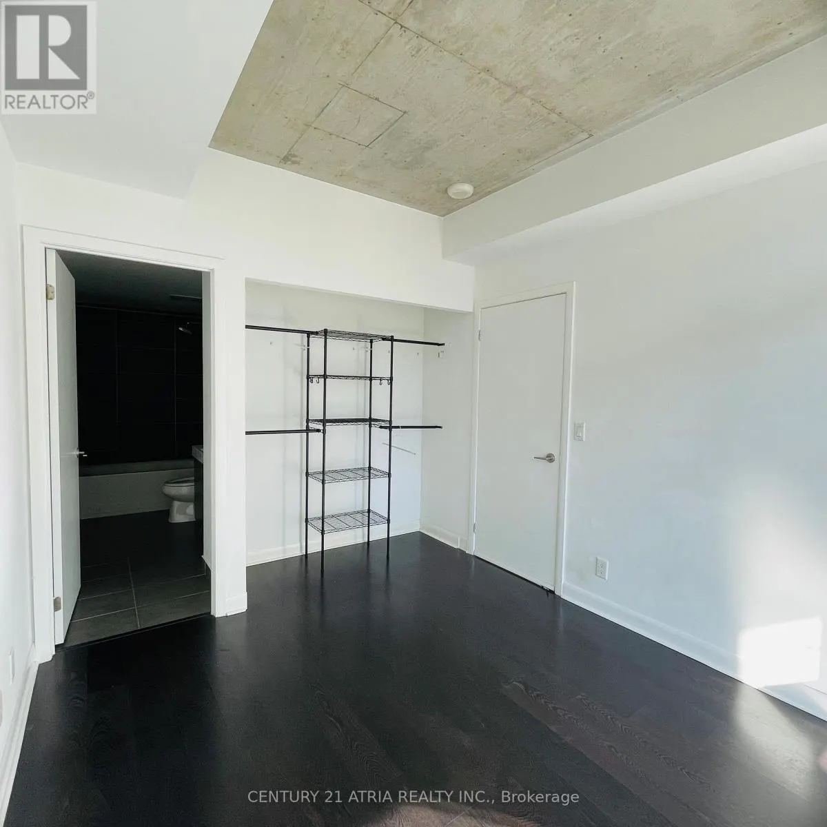 706 - 478 KING STREET W