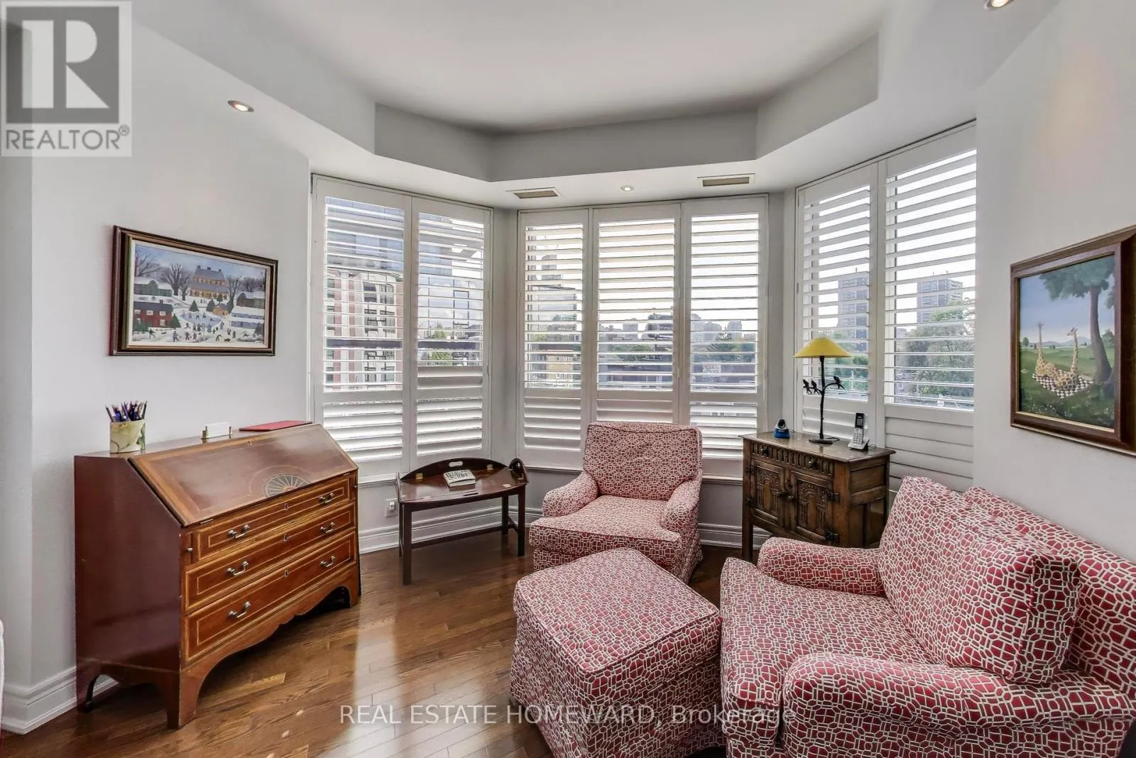 403 - 2 ROXBOROUGH STREET E