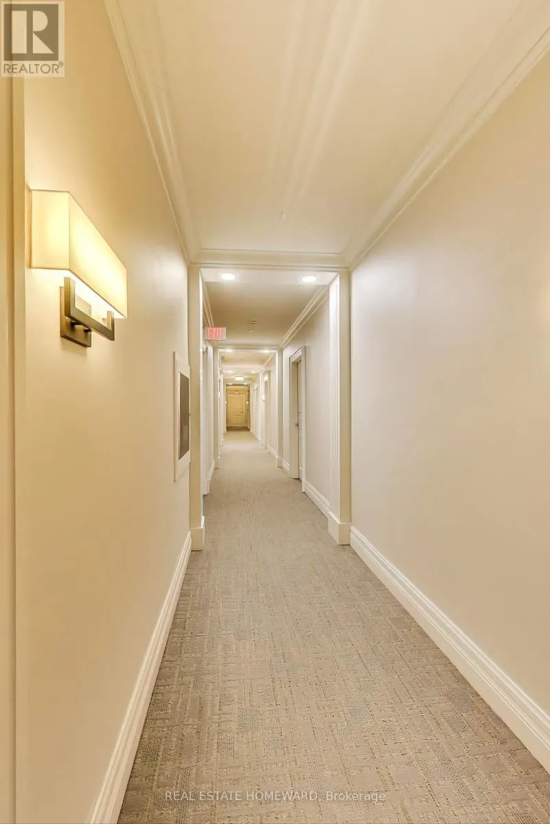 403 - 2 ROXBOROUGH STREET E