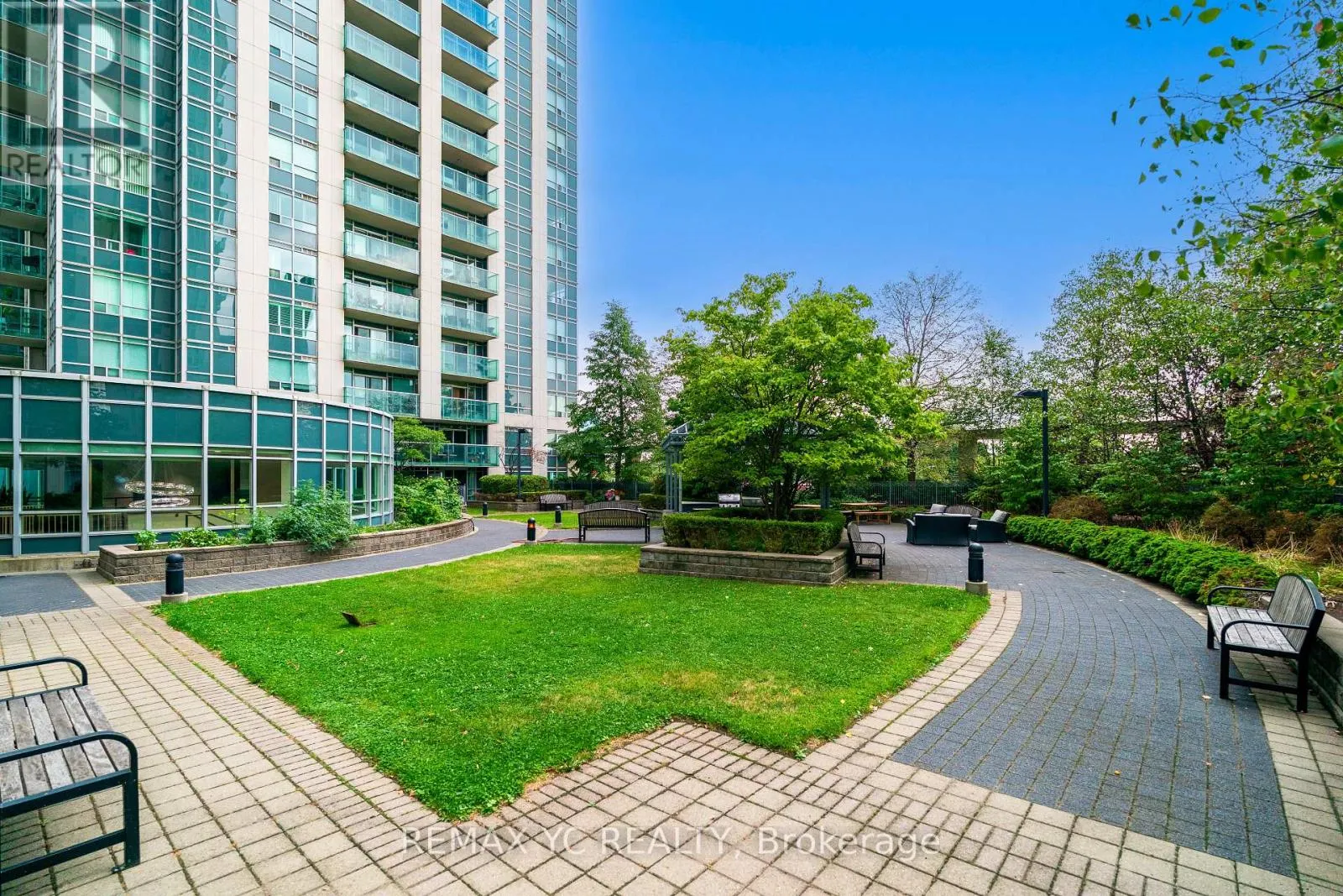 2612 - 16 HARRISON GARDEN BOULEVARD