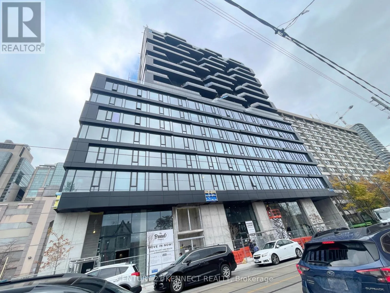 1305 - 195 MCCAUL STREET