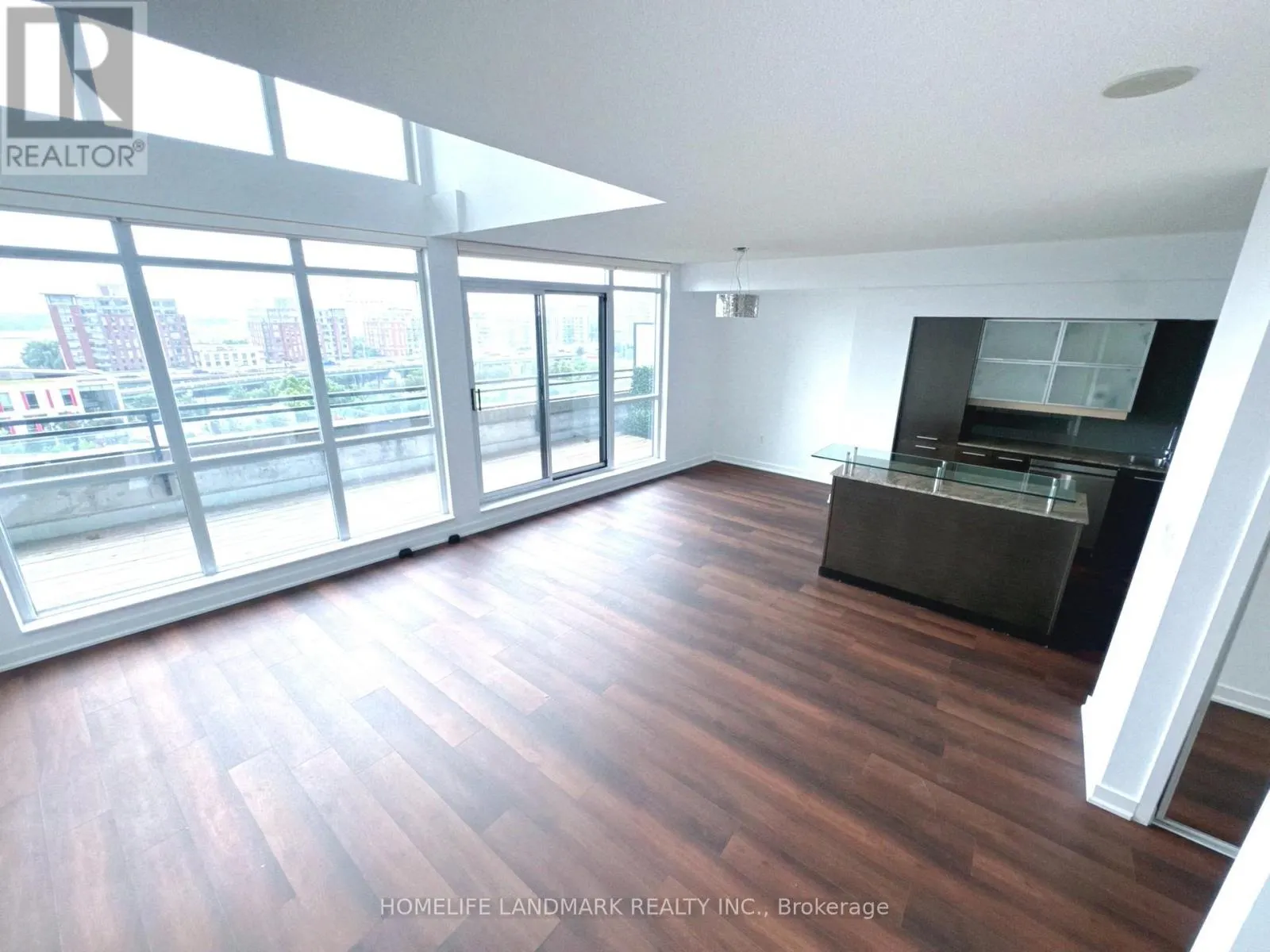 833 - 8 TELEGRAM MEWS